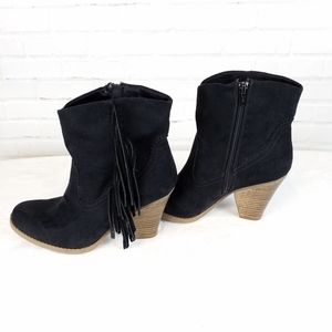 Mossimo Supply Co black suede fringe boots 8